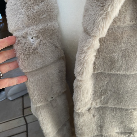 NWT Vegan Fur jacket - Picture 8 of 16